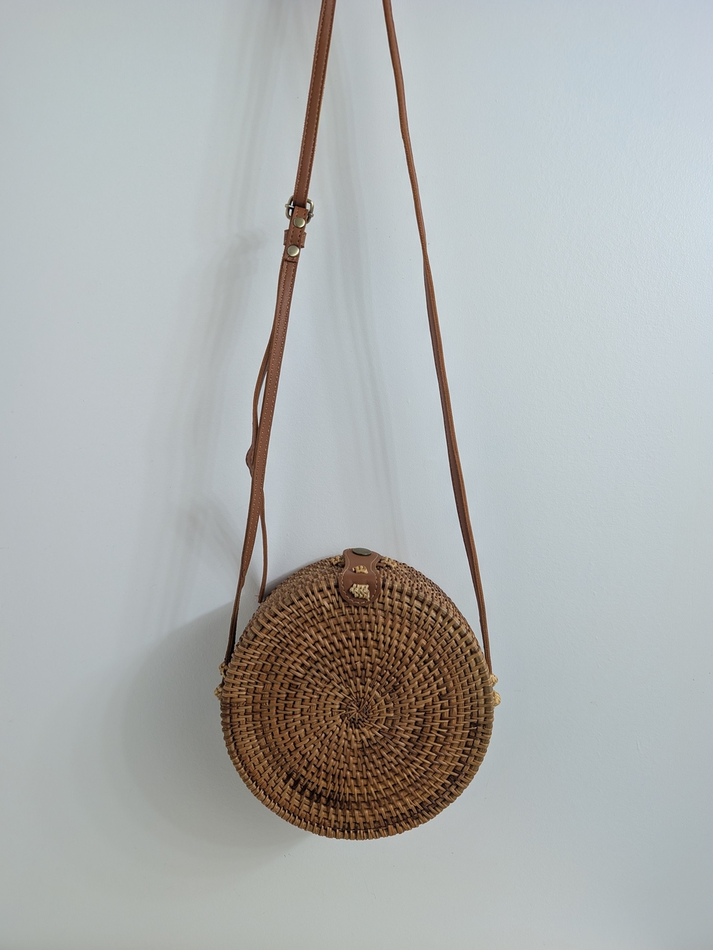 Vintage Wicker Crossbody Bag Purse 7.5 Inch Leather Strap Bali Boho Rattan Round